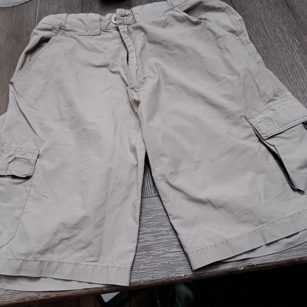 Mens Size 32, American OUTPOST Classic Cargo Shorts in Tan